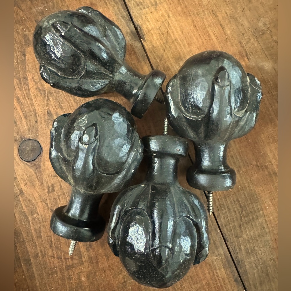 Set of 4 Black Vintage Clawfoot Finials🖤